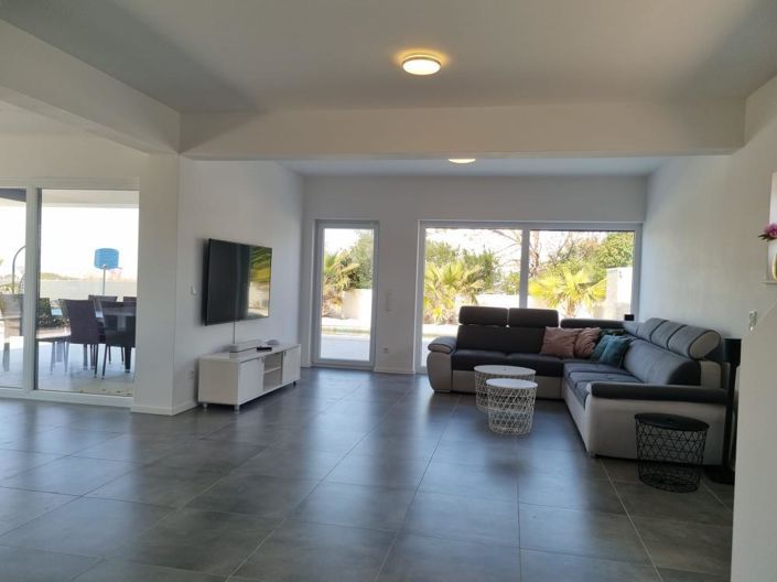 Image No.11-4 Bed Property for sale