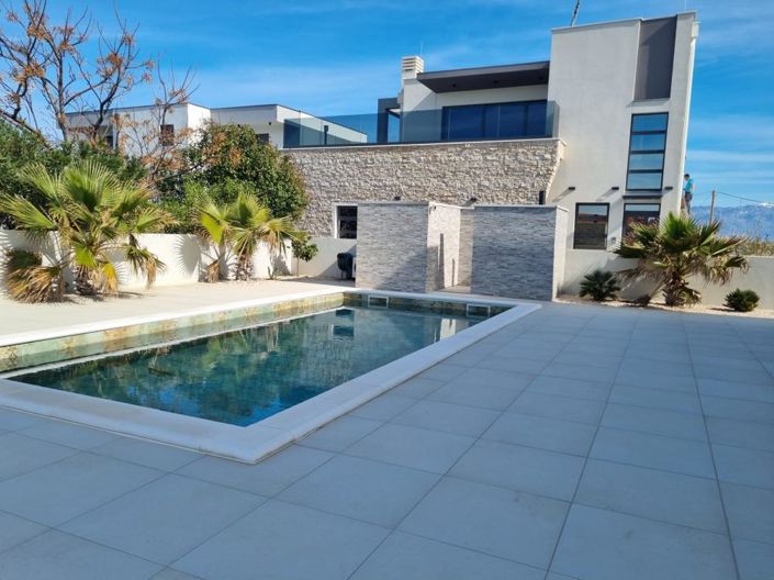 Image No.5-4 Bed Property for sale