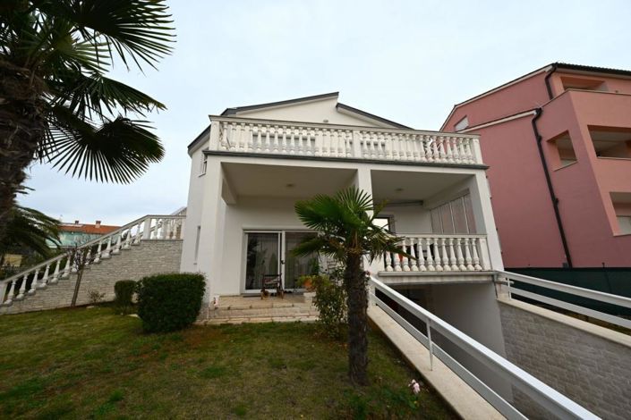 Image No.7-Propriété de 11 chambres à vendre à Medulin