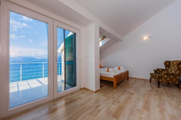 Image No.13-4 Bed Property for sale