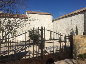 1 - Grožnjan, Property