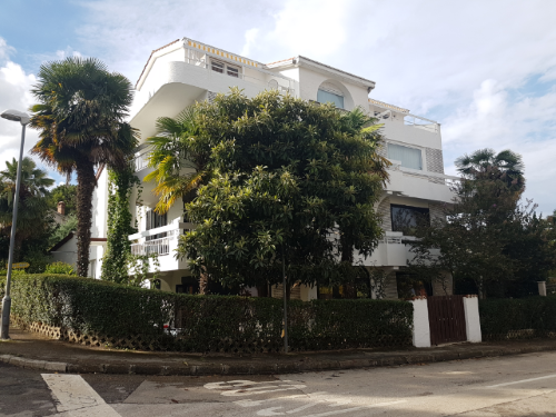 Image No.2-Propriété de 8 chambres à vendre à Porec