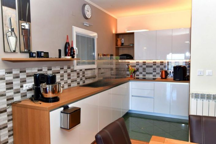 Image No.6-Propriété de 6 chambres à vendre à Mošcenicka Draga