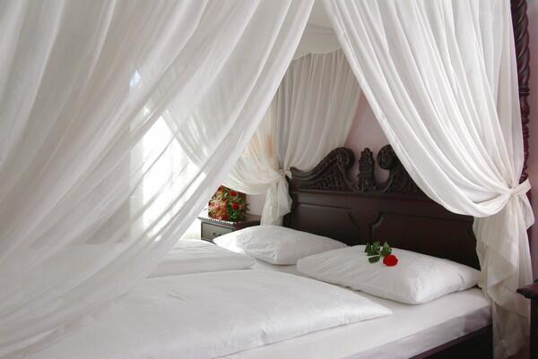 Image No.7-21 Bed Property for sale