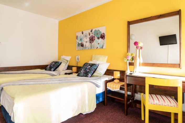 Image No.10-47 Bed Property for sale