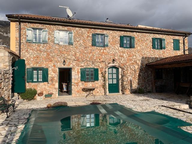 Image No.3-Propriété de 6 chambres à vendre à Primorje-Gorski Kotar