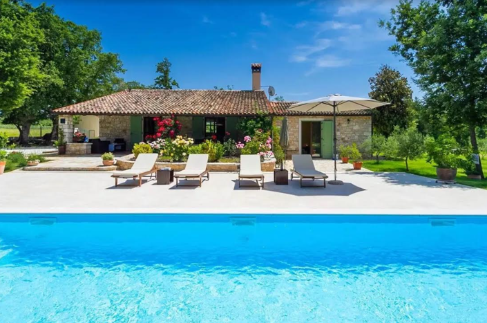 Image No.3-Propriété de 4 chambres à vendre à Rovinj