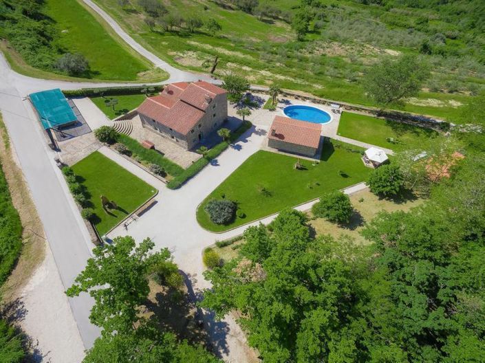 Image No.2-Propriété à vendre à Buje