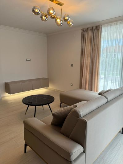 Image No.12-4 Bed Property for sale