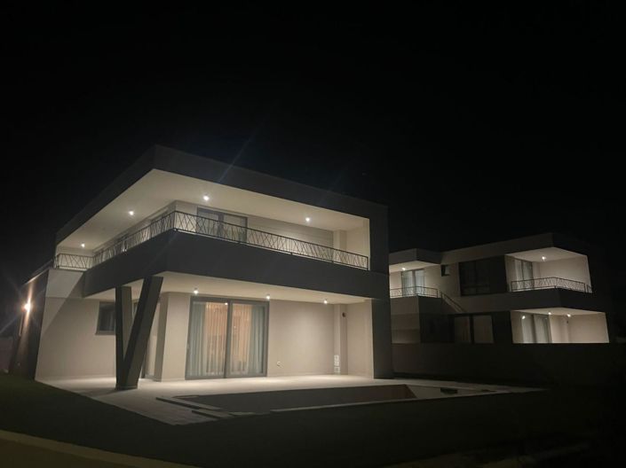 Image No.3-4 Bed Property for sale