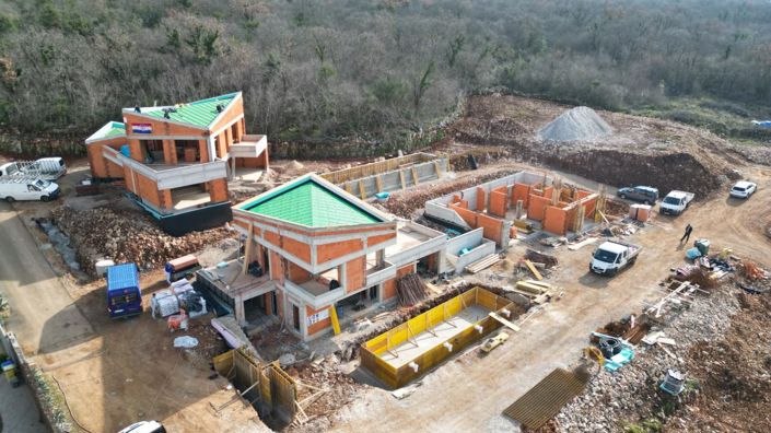 Image No.17-4 Bed Property for sale