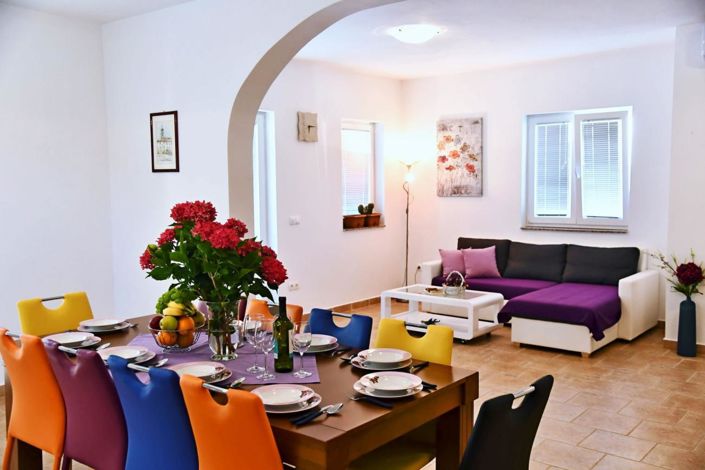 Image No.12-10 Bed Property for sale