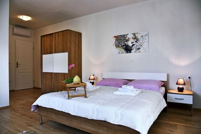 Image No.5-10 Bed Property for sale