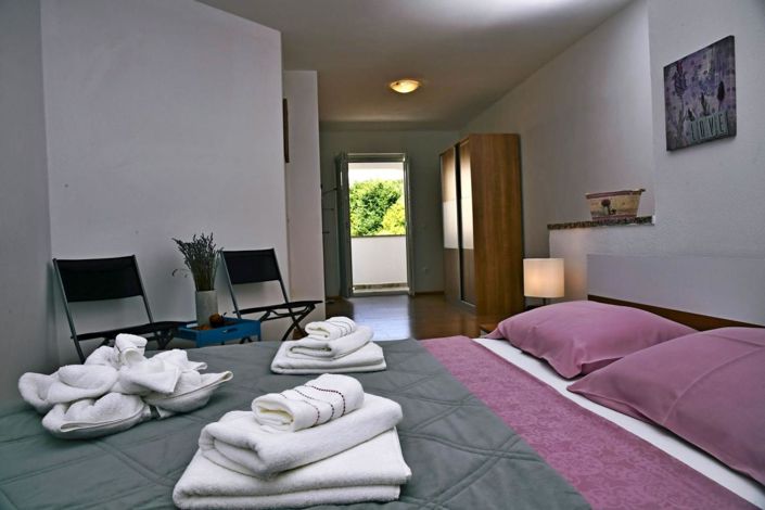 Image No.7-10 Bed Property for sale