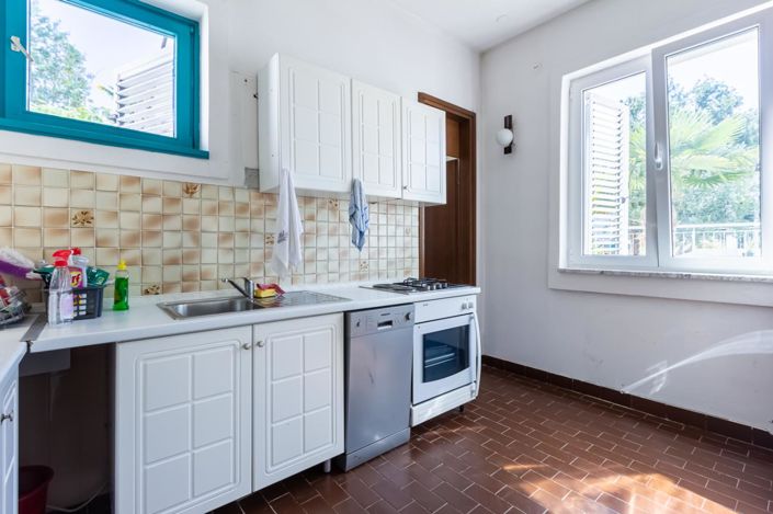 Image No.18-3 Bed Property for sale