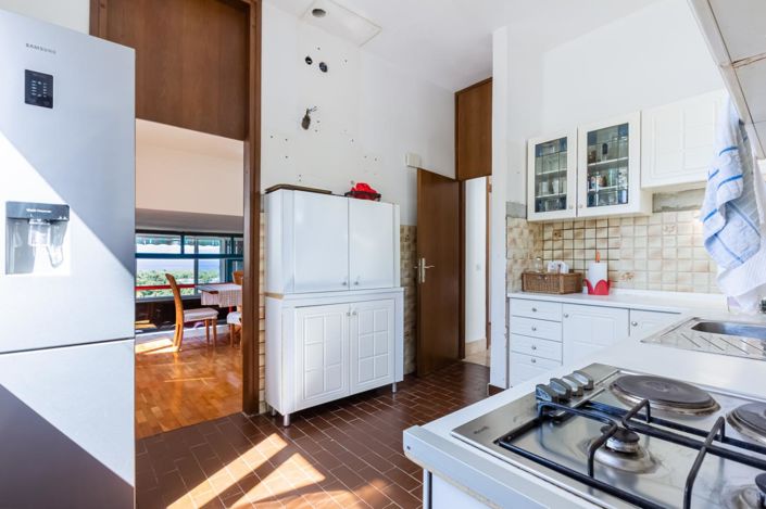 Image No.19-3 Bed Property for sale