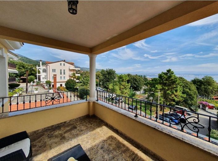 Image No.4-Propriété de 12 chambres à vendre à Lovran