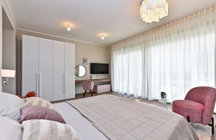 Image No.21-4 Bed Property for sale