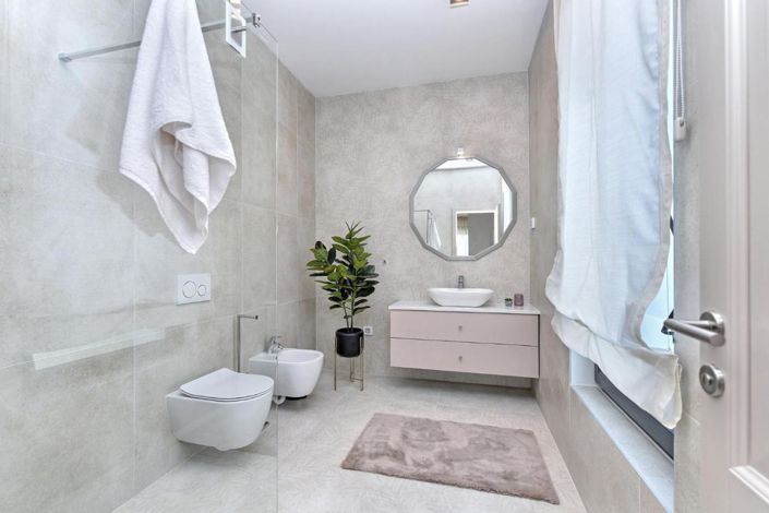 Image No.24-4 Bed Property for sale