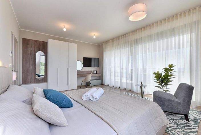 Image No.25-4 Bed Property for sale