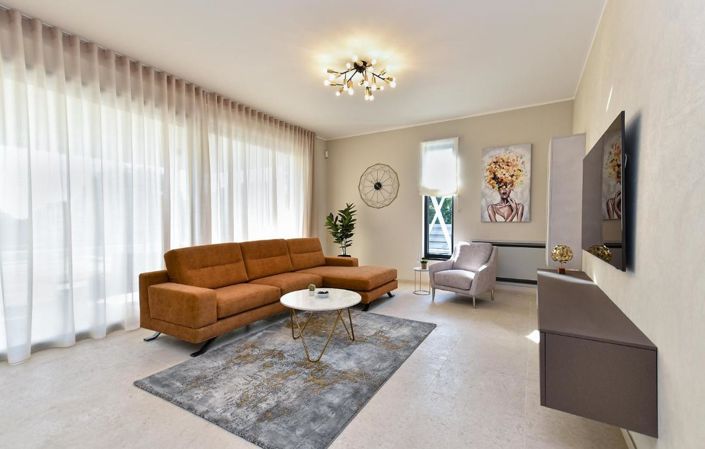 Image No.7-4 Bed Property for sale