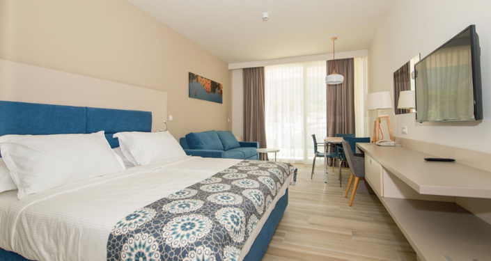 Image No.11-86 Bed Property for sale