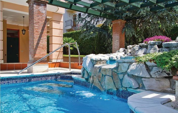 Image No.7-Propriété de 8 chambres à vendre à Porec