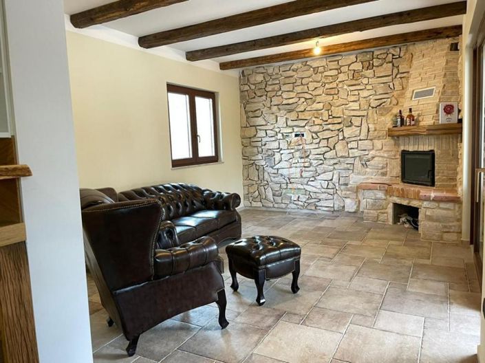 Image No.18-3 Bed Property for sale