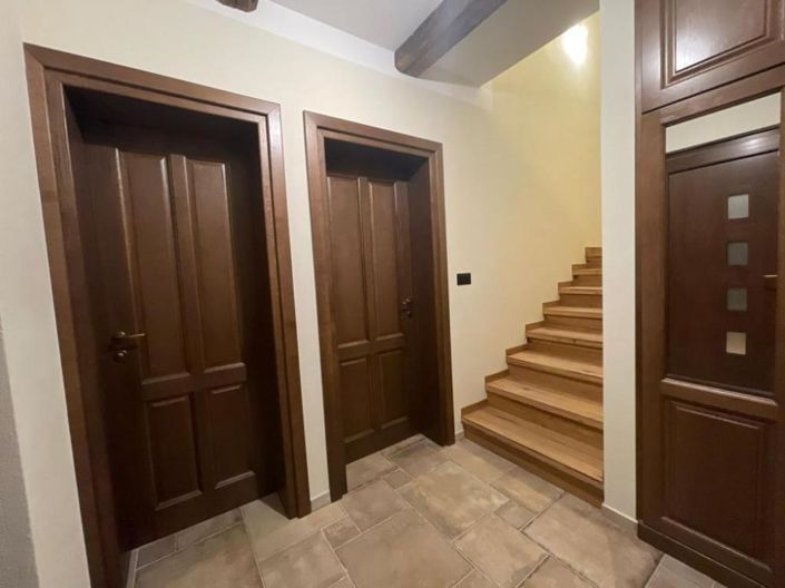 Image No.19-3 Bed Property for sale