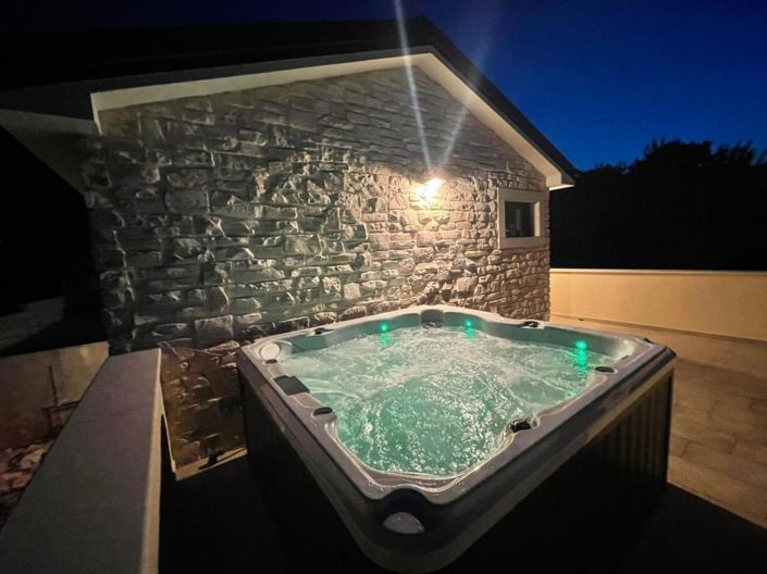 Image No.6-3 Bed Property for sale