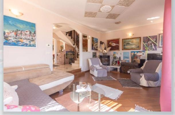 Image No.11-Propriété de 5 chambres à vendre à Lovran