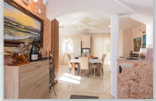 Image No.12-Propriété de 5 chambres à vendre à Lovran