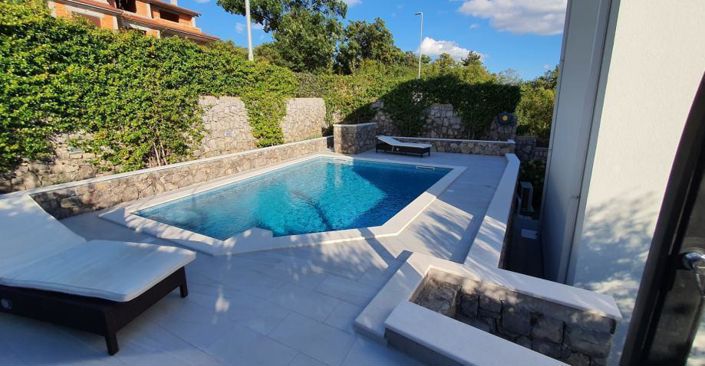 Image No.2-Propriété de 4 chambres à vendre à Kostrena