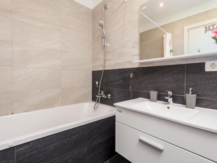 Image No.19-Propriété de 5 chambres à vendre à Kostrena