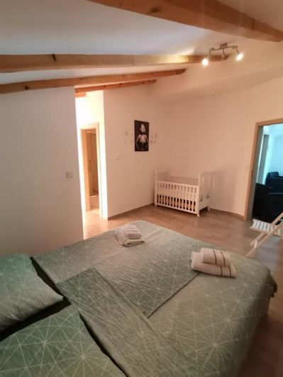 Image No.12-11 Bed Property for sale