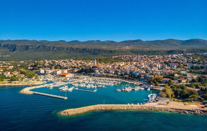 Image No.16-11 Bed Property for sale