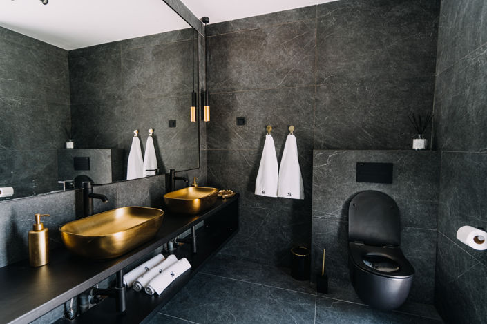 Image No.19-5 Bed Property for sale