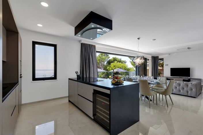 Image No.13-3 Bed Property for sale