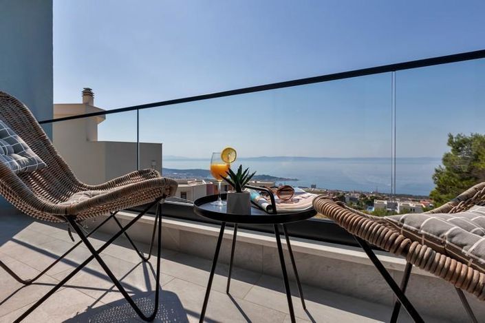 Image No.14-3 Bed Property for sale