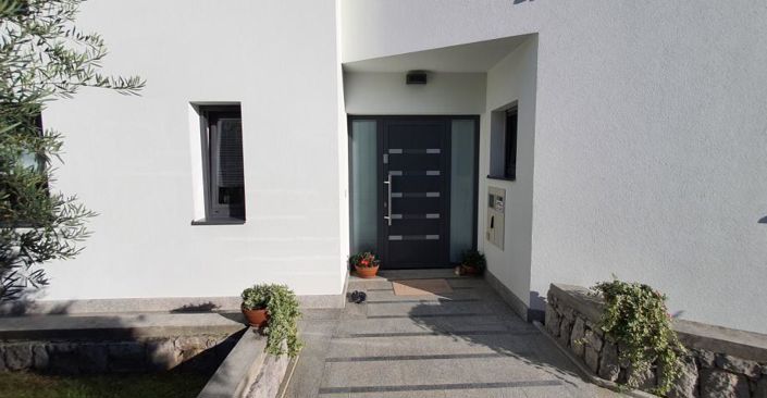 Image No.20-Propriété de 4 chambres à vendre à Kostrena