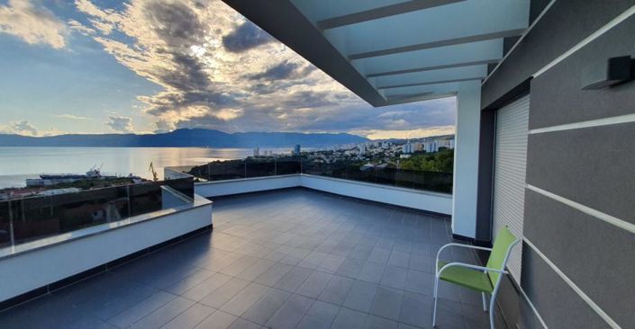 Image No.5-Propriété de 4 chambres à vendre à Kostrena