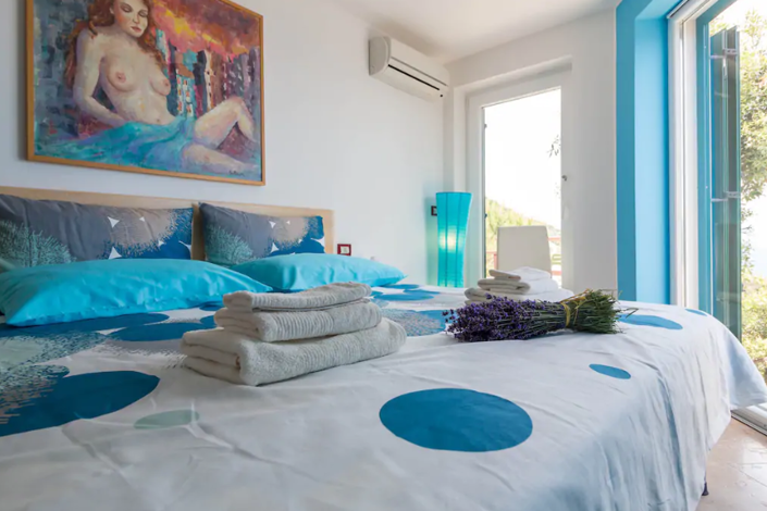 Image No.17-2 Bed Property for sale