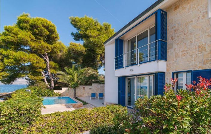 Image No.17-4 Bed Property for sale