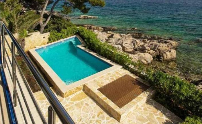 Image No.2-4 Bed Property for sale