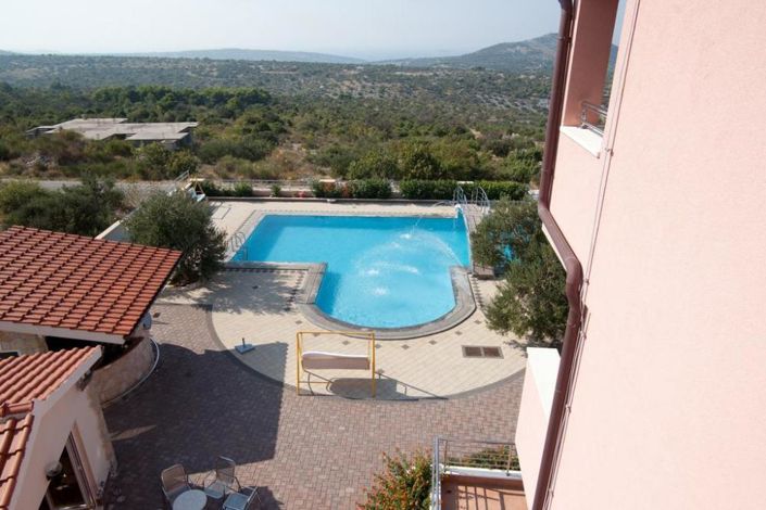 Image No.5-Propriété de 10 chambres à vendre à Primošten