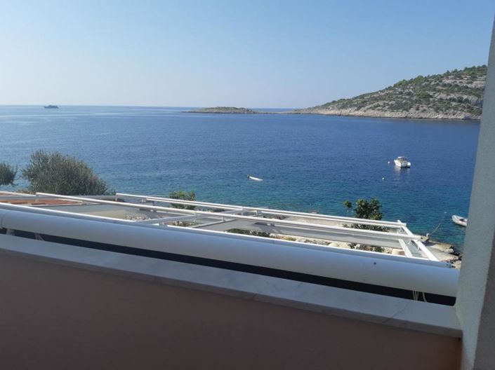 Image No.2-8 Bed Property for sale