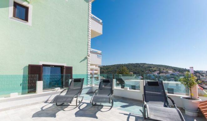 Image No.4-6 Bed Property for sale