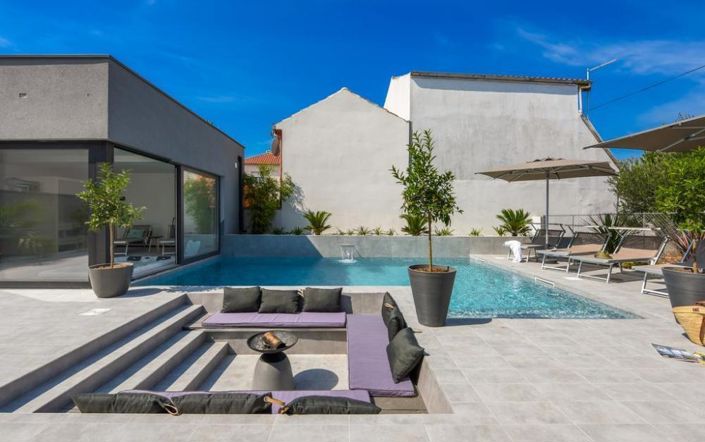 Image No.8-3 Bed Property for sale