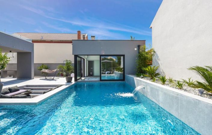 Image No.9-3 Bed Property for sale