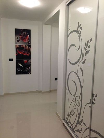 Image No.6-6 Bed Property for sale